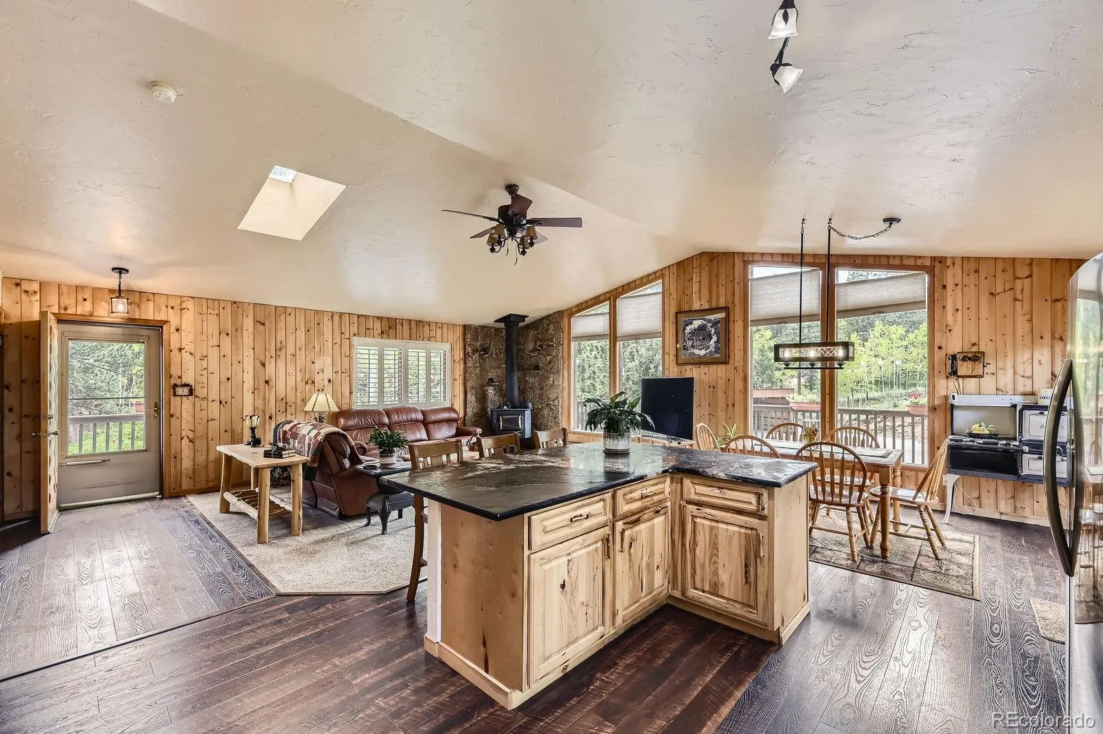 Pine, Colorado 80470, United States, 3 Bedrooms Bedrooms, ,3 BathroomsBathrooms,Residential,Active,146158