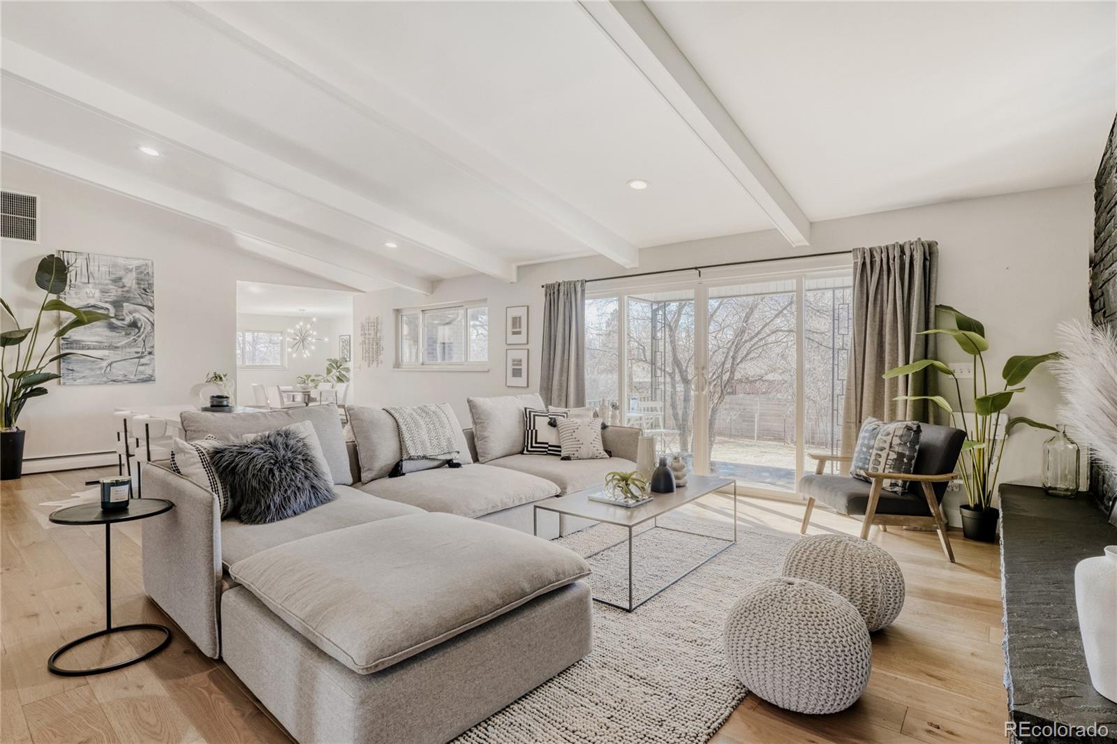 2451 S Ivanhoe Place