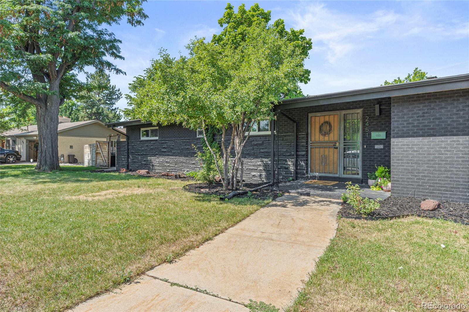 2451 S Ivanhoe Place