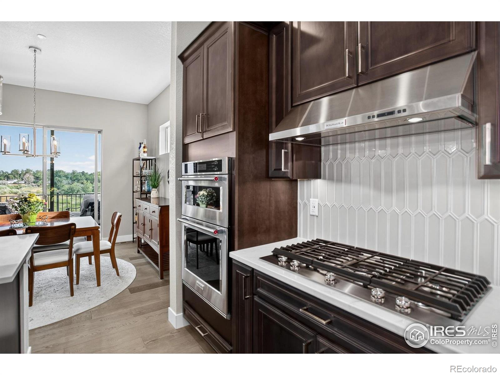 975 W 128th Place