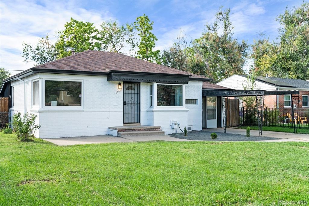 Photo of 2401 Oneida St, Denver, CO 80207 (MLS # 7316040)