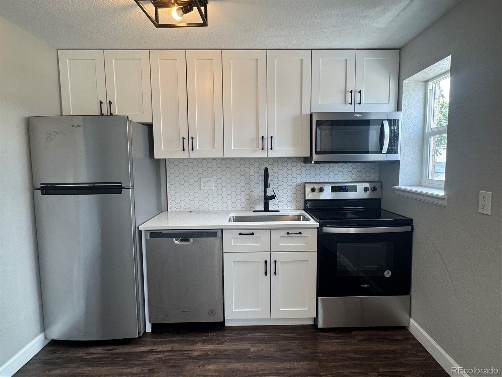 1285 Colorado Boulevard 3