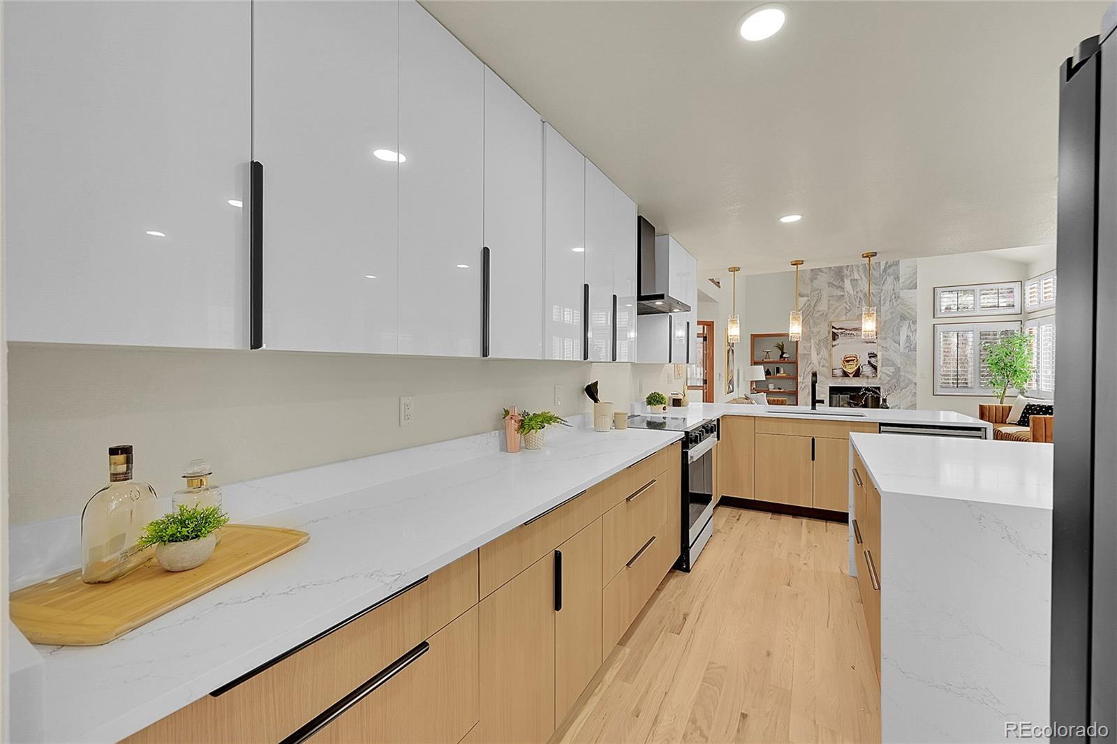 15926 W Ellsworth Lane