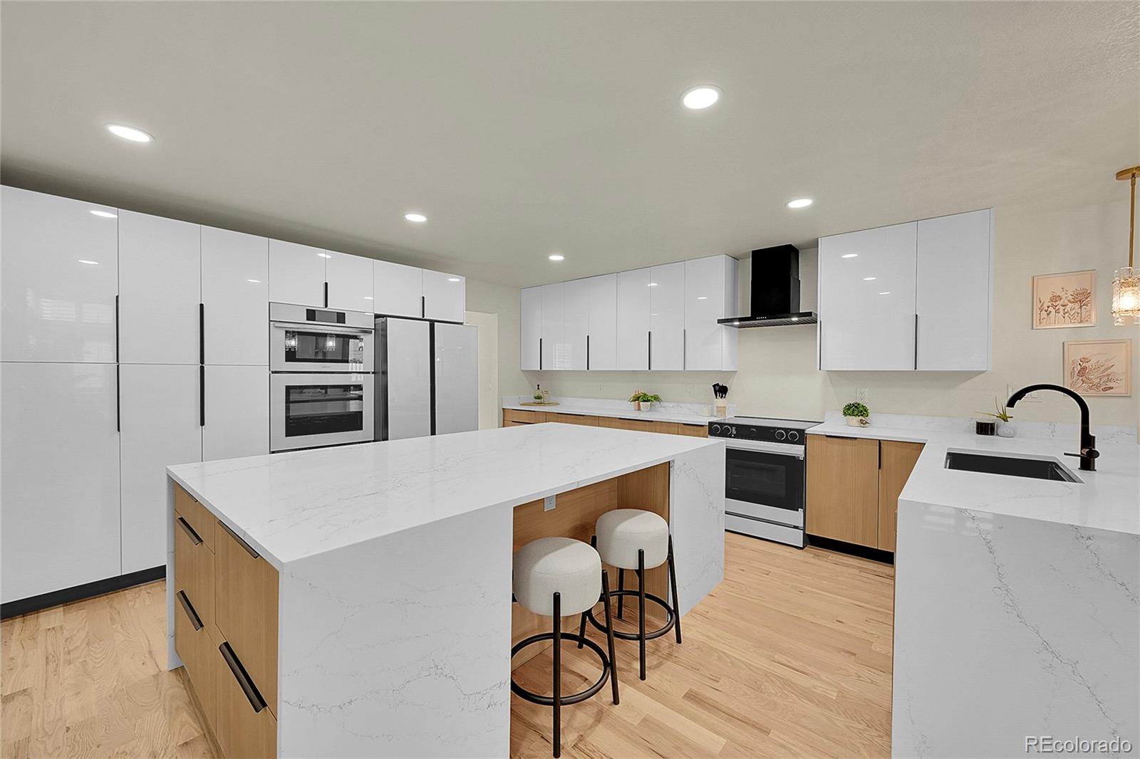 15926 W Ellsworth Lane