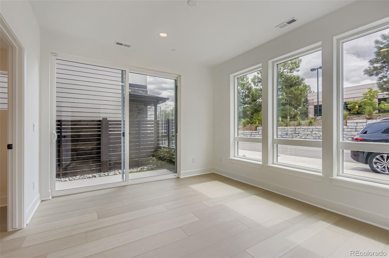 10904 E Hinsdale Circle