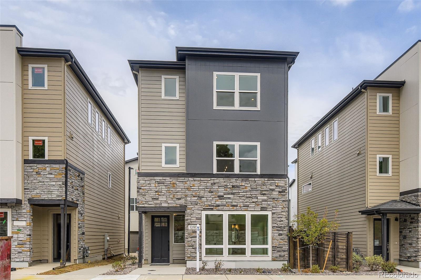 10904 E Hinsdale Circle
