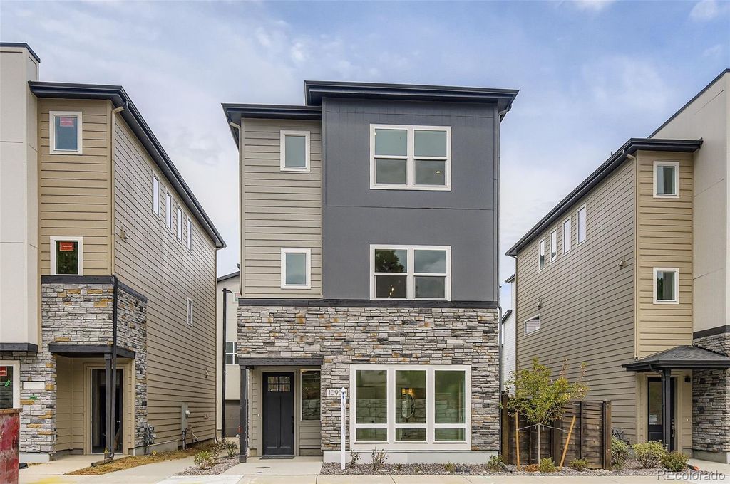 Photo of 10904 E Hinsdale Circle, Centennial, CO 80112 (MLS # 6860047)