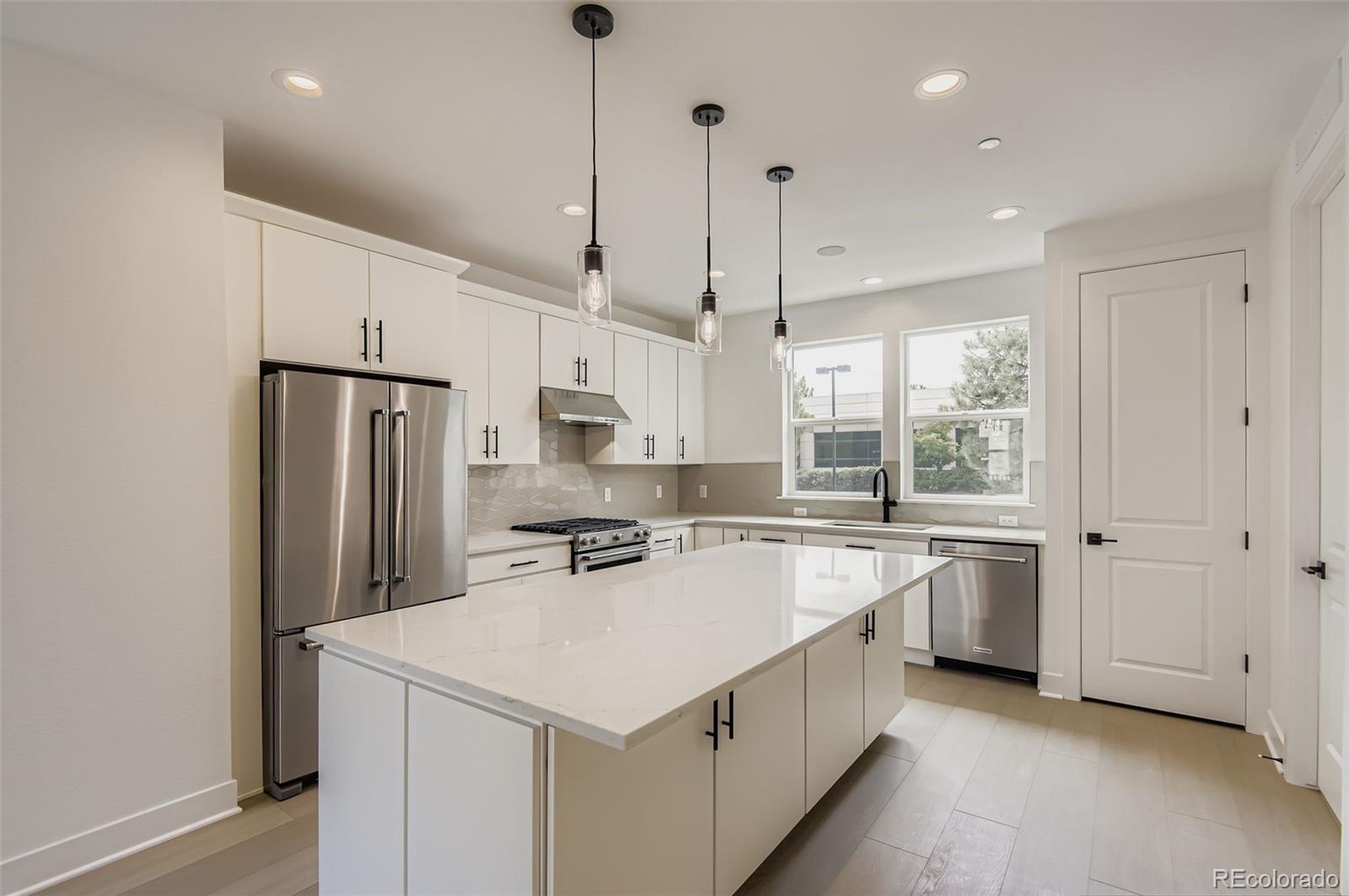 10904 E Hinsdale Circle
