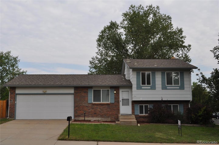 Photo 1 of 31 — 950 S Waco Way, Aurora, CO 80017