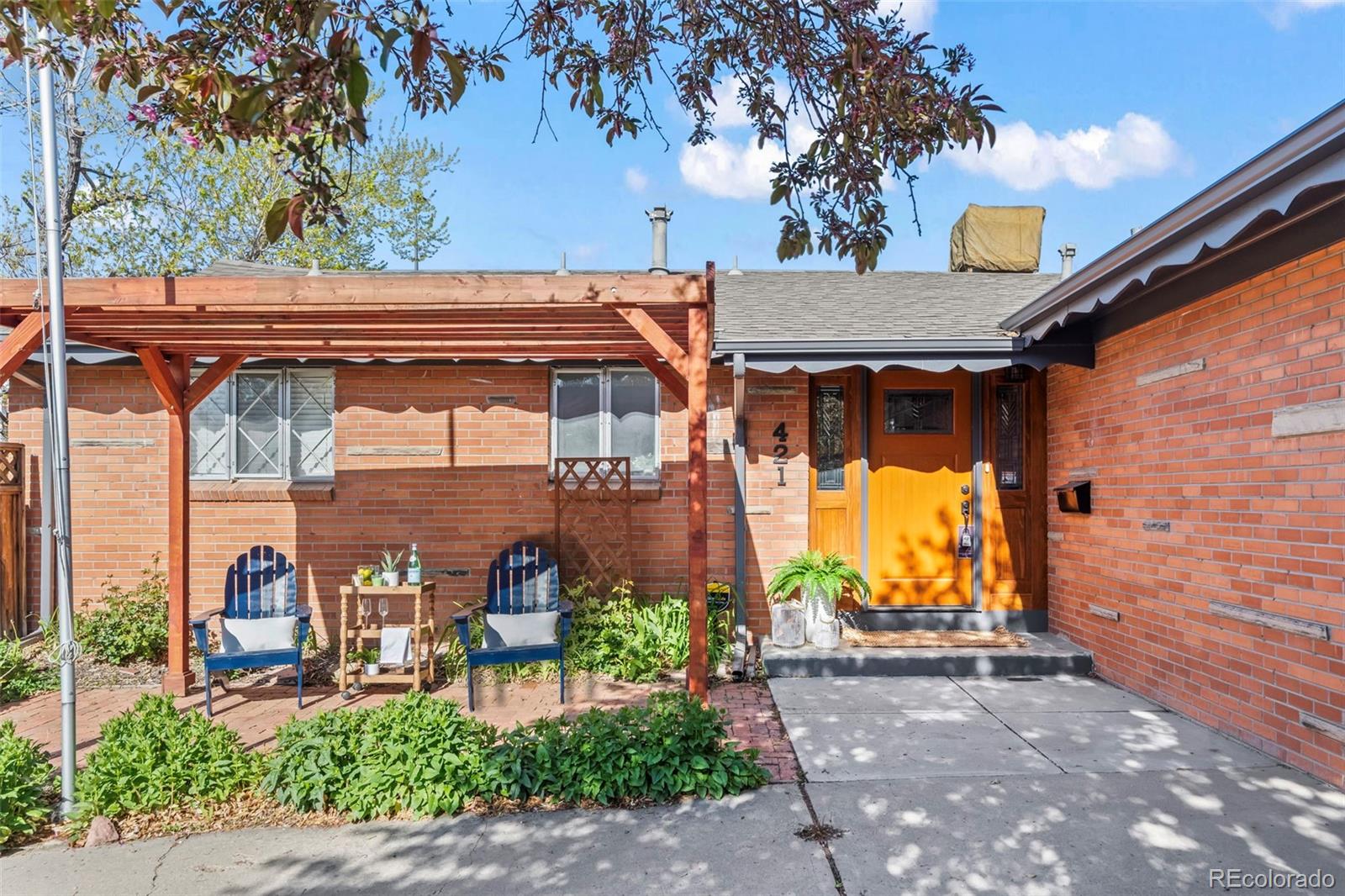 421 Iola Street