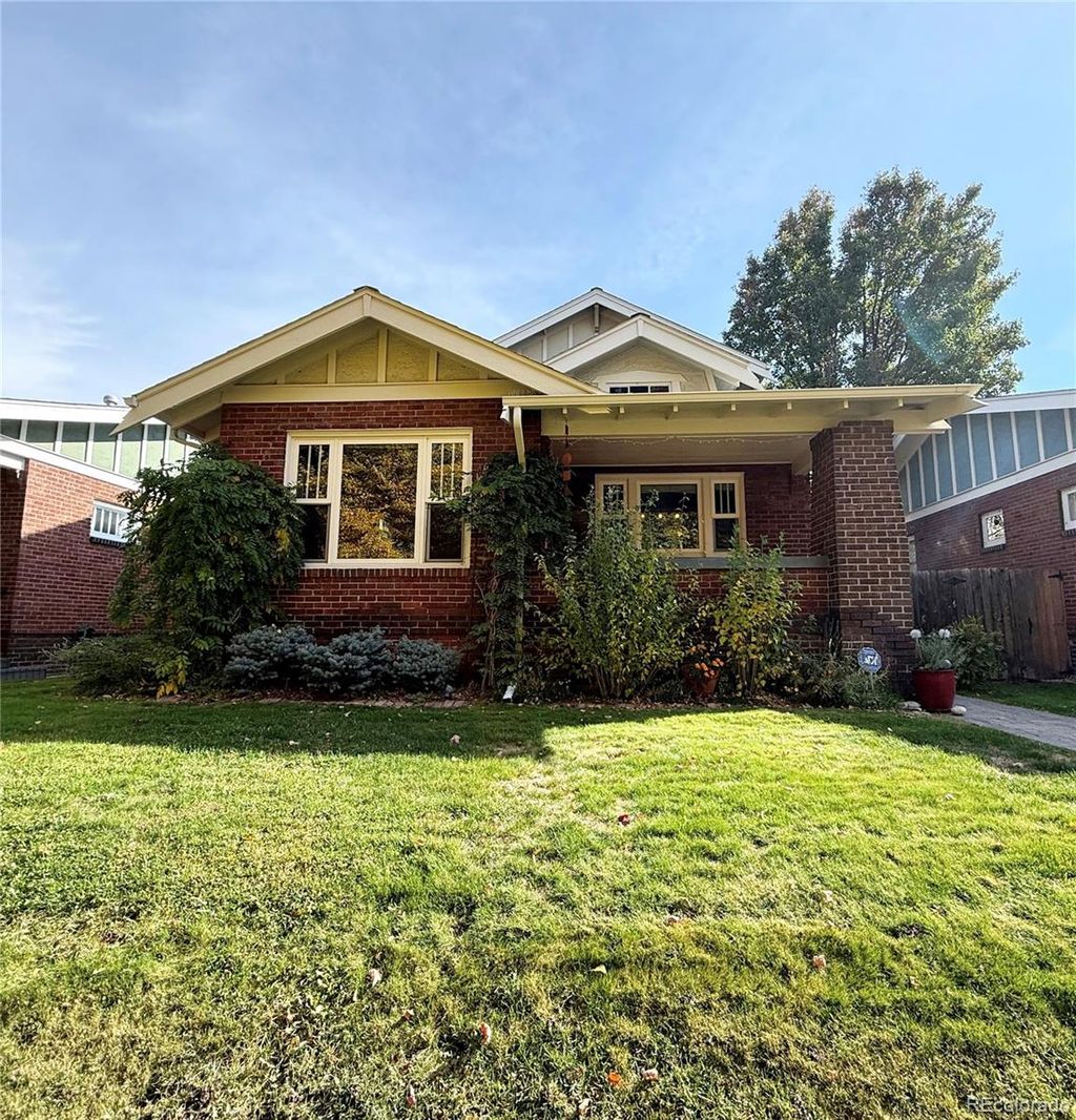 Photo of 1048 S Vine Street, Denver, CO 80209 (MLS # 5316303)