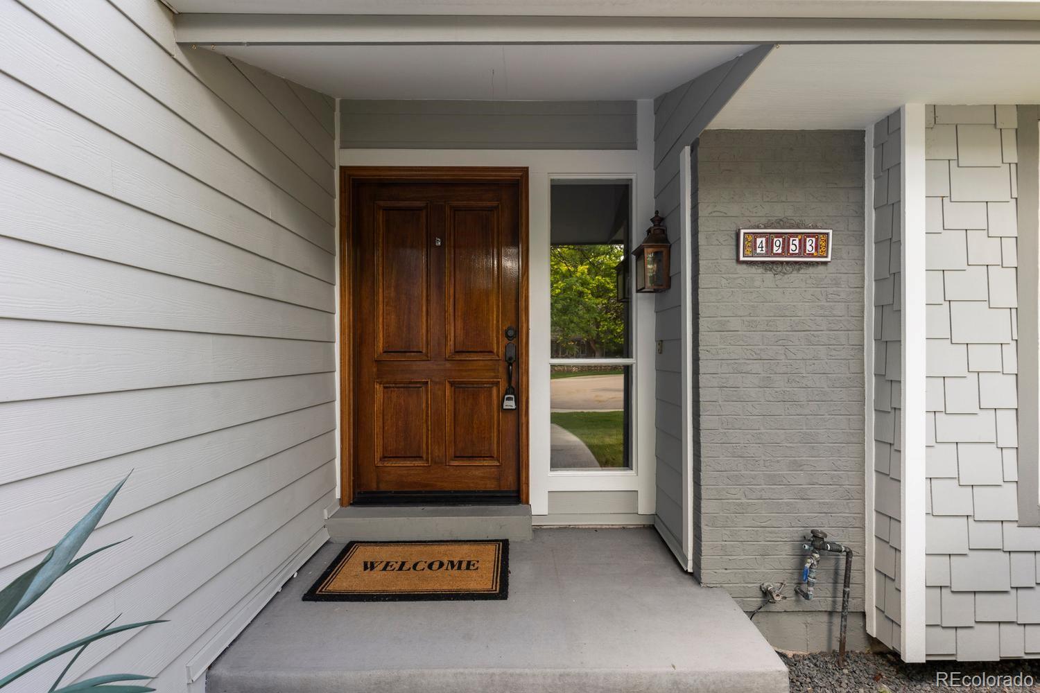 4953 E Maplewood Drive