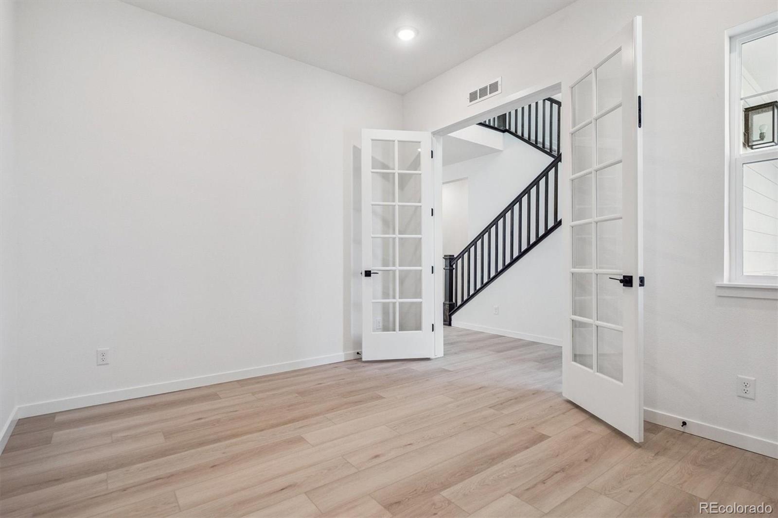 9227 Gold Lace Place