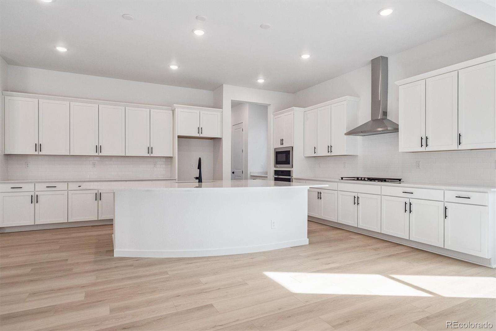 9227 Gold Lace Place