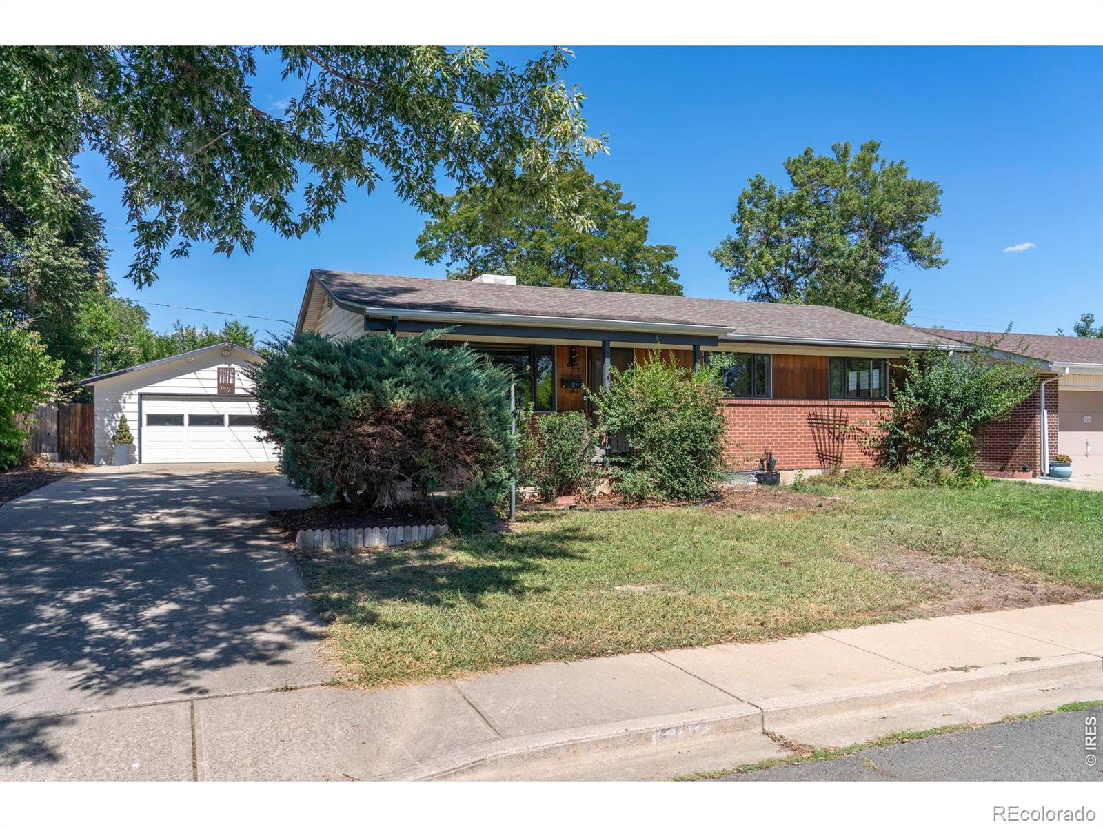 607 Lois Drive