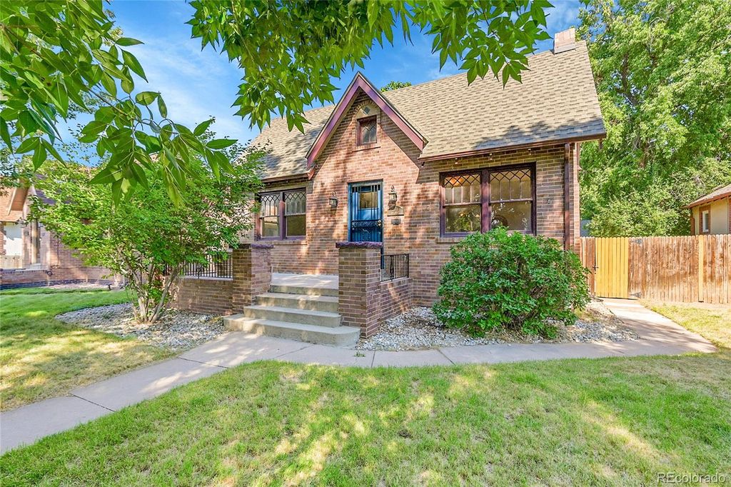 Photo of 2676 Elm Street, Denver, CO 80207 (MLS # 4863313)