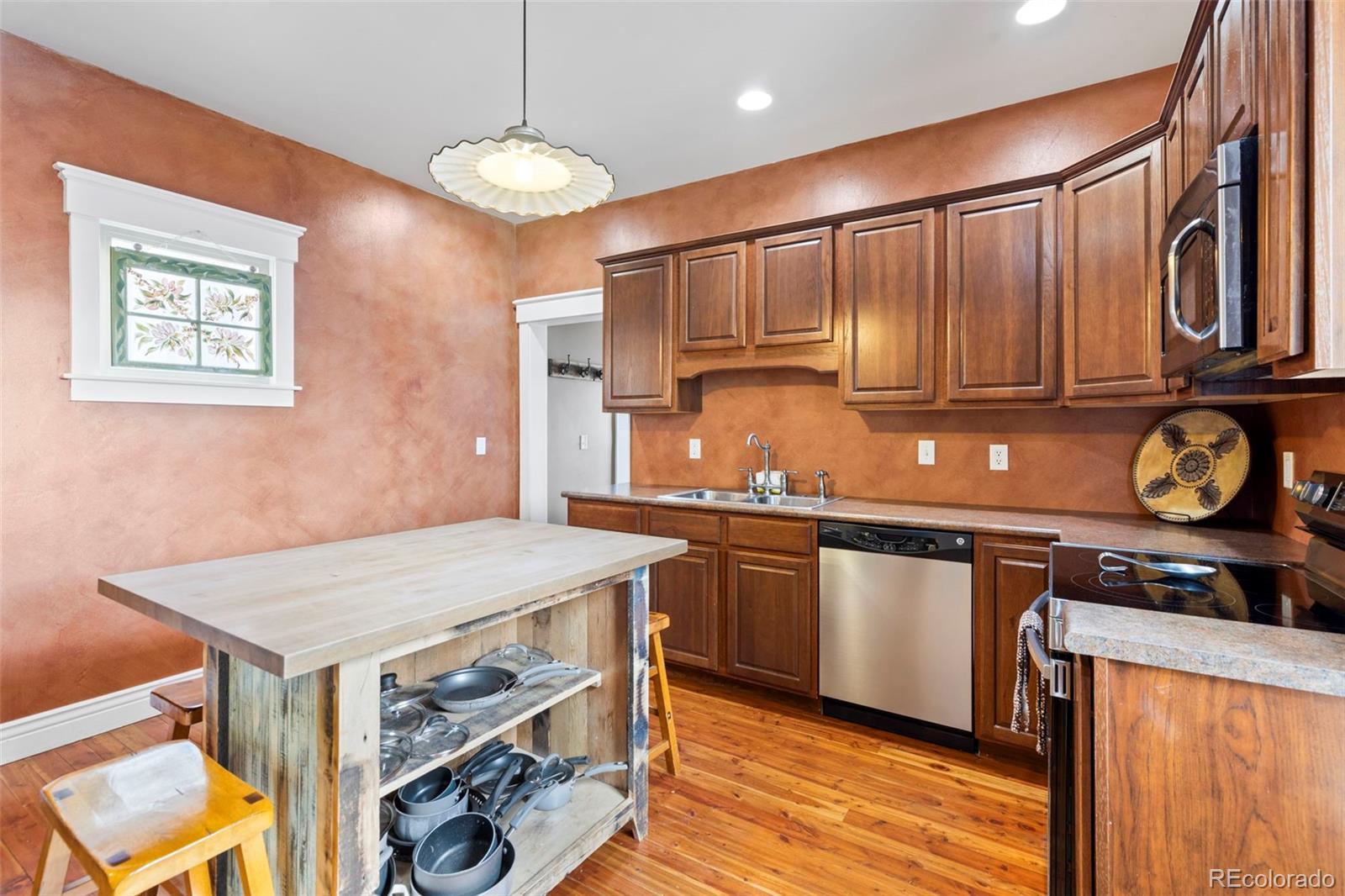 111 W 7th Street