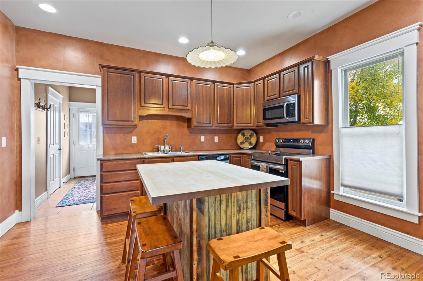 111 W 7th Street