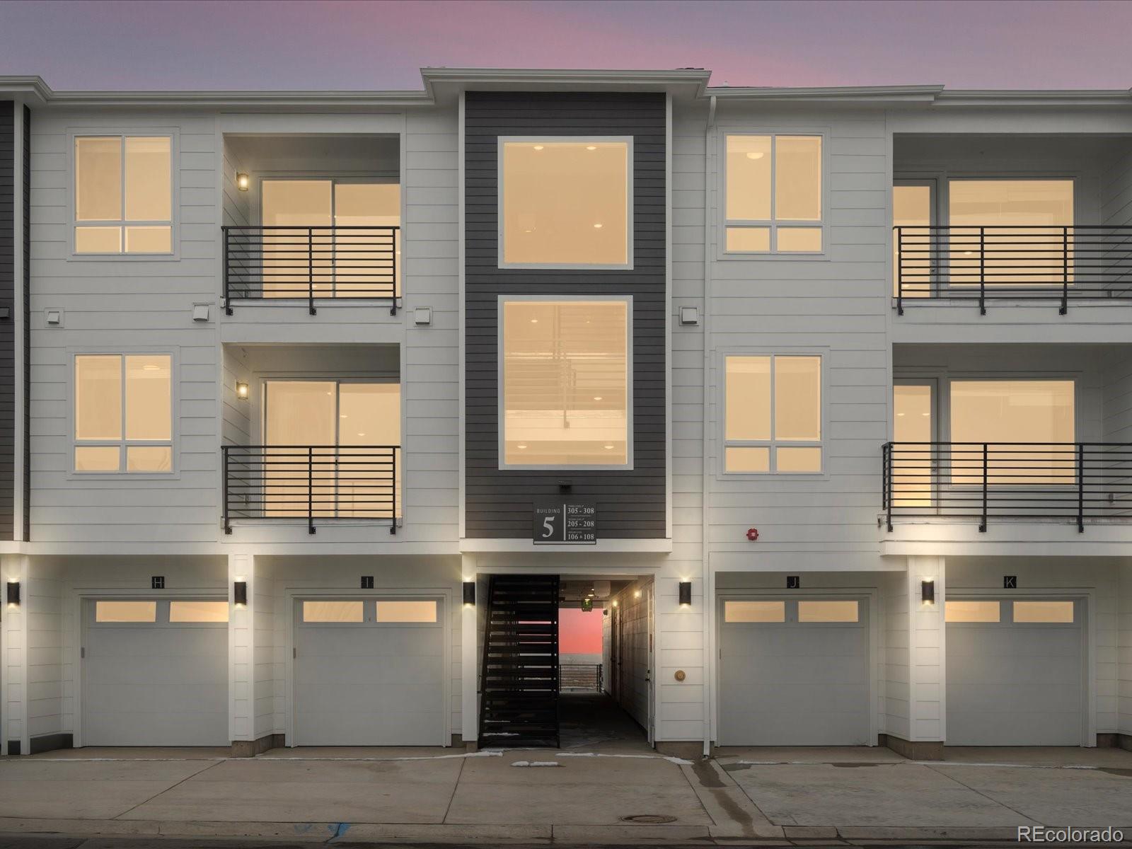 6153 N Ceylon Street 206