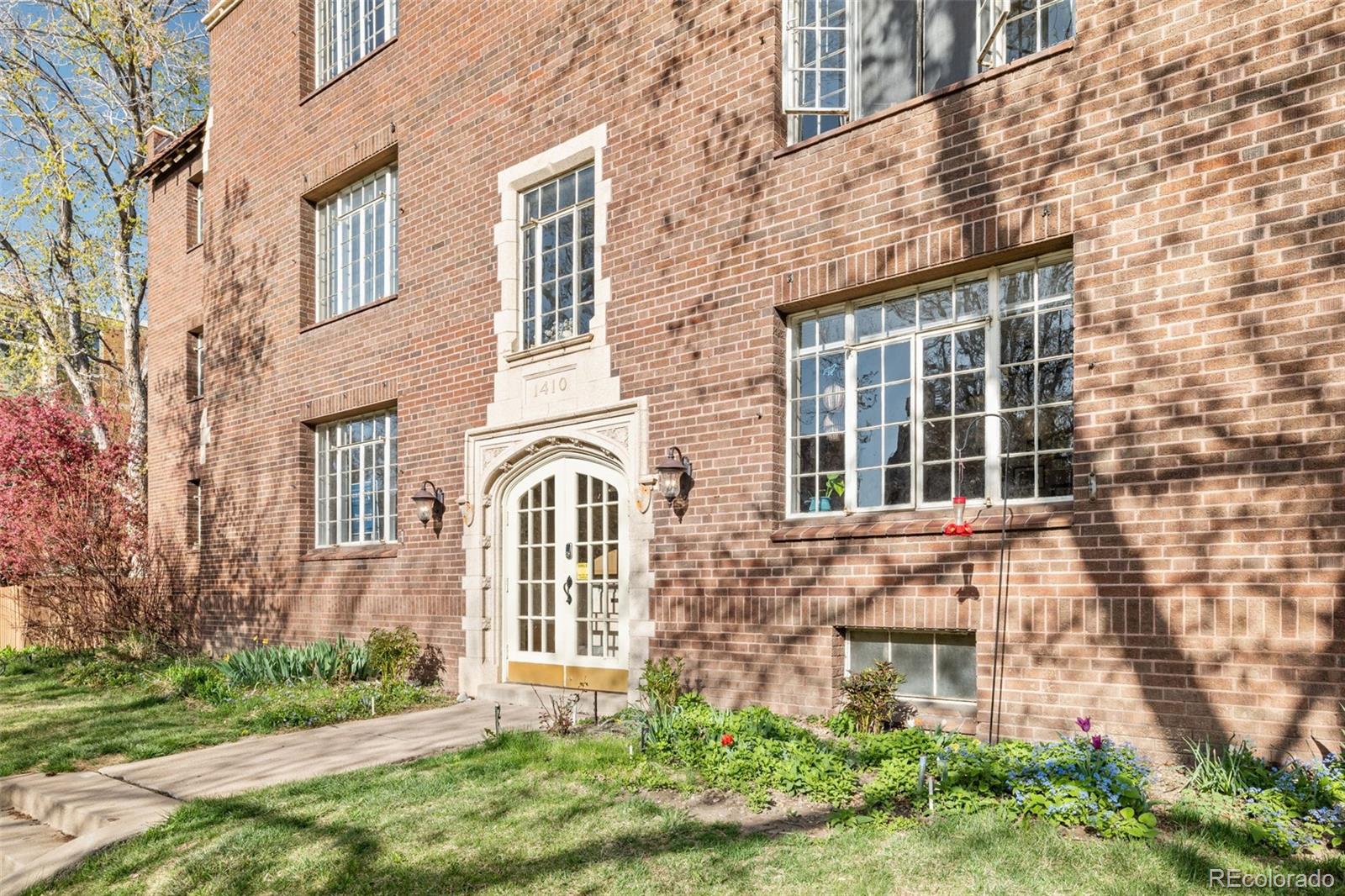 1410 Vine Street 3