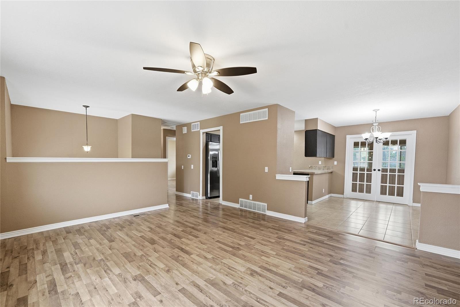 7433 S Quince Street