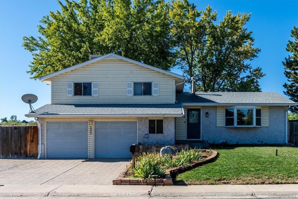 Photo of 9984 W Maryland Drive, Lakewood, CO 80232 (MLS # 8250507)