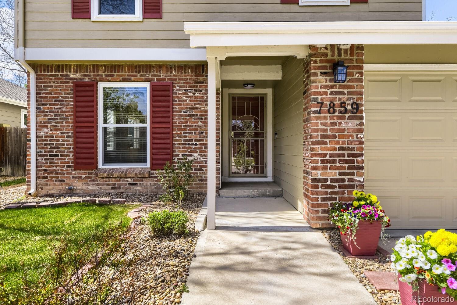 7859 S Valentia Street