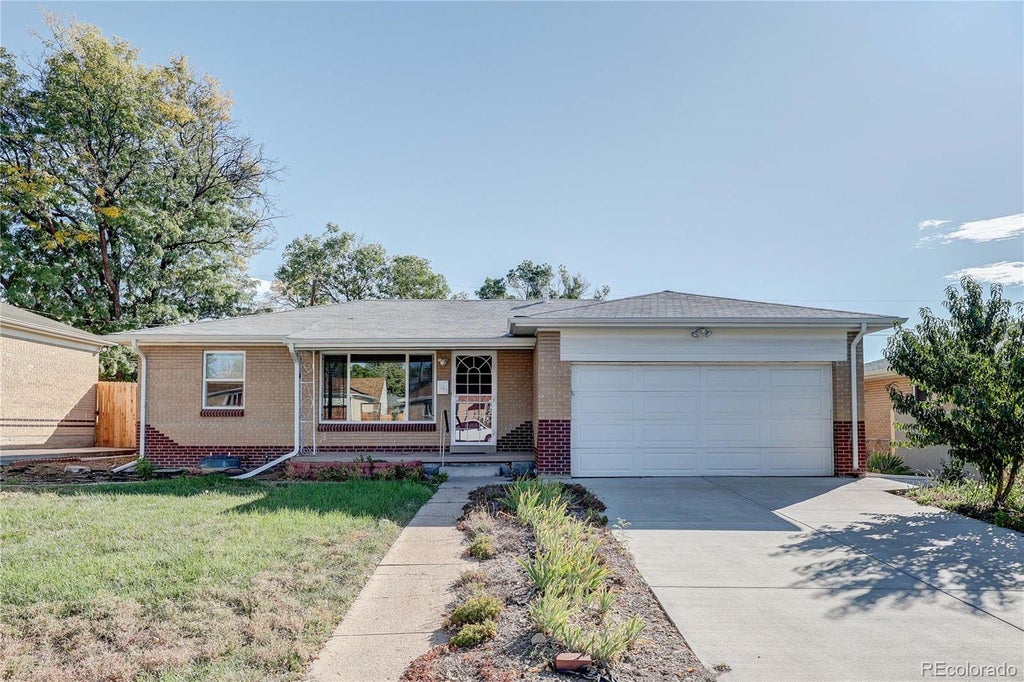 Photo of 1140 S Gray Street, Lakewood, CO 80232 (MLS # 5881299)