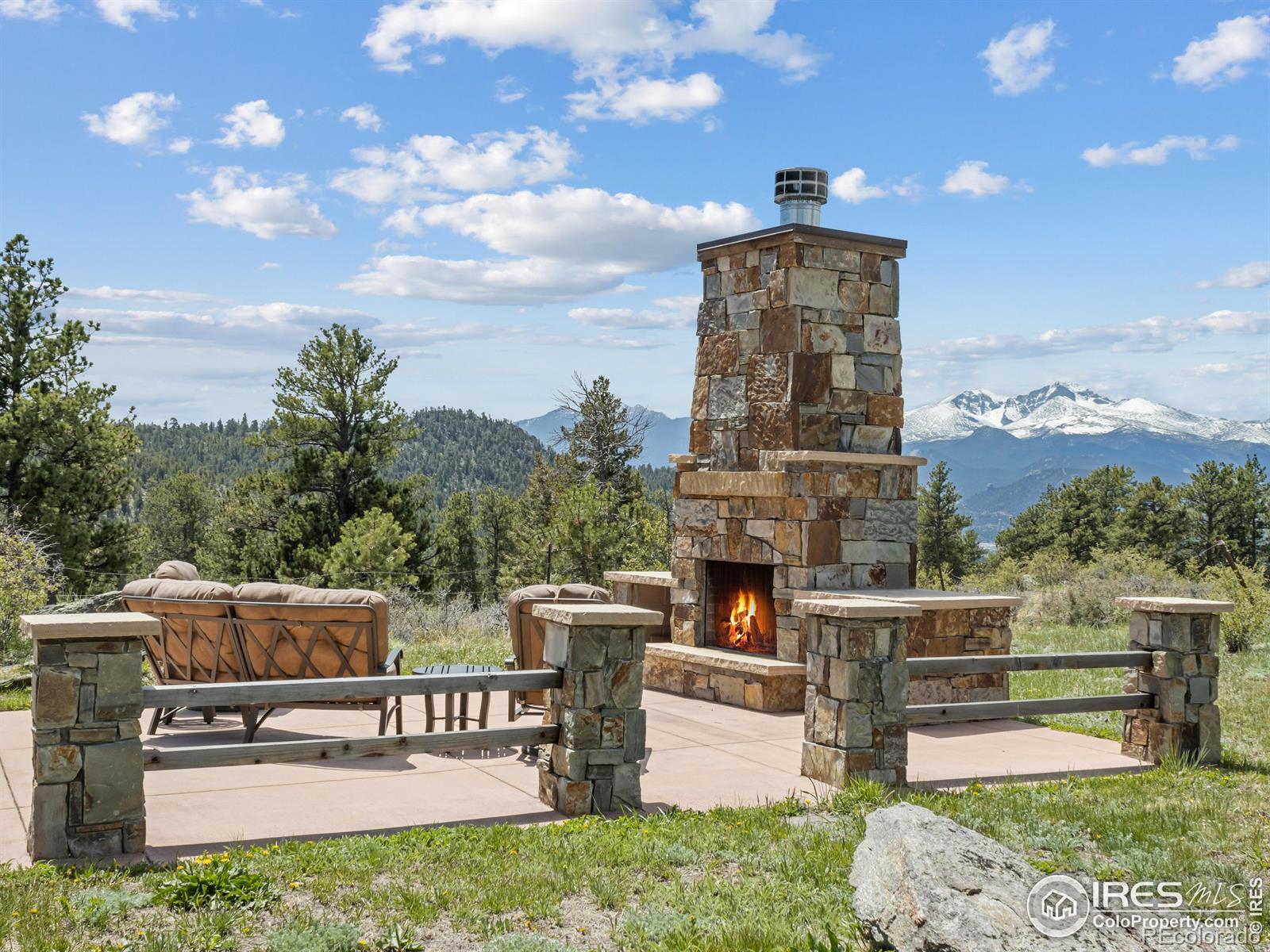 3411 Hillcrest Lane