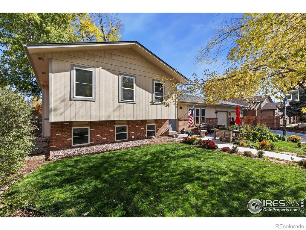 Photo of 1512 Flemming Drive, Longmont, CO 80501 (MLS # IR1045934)