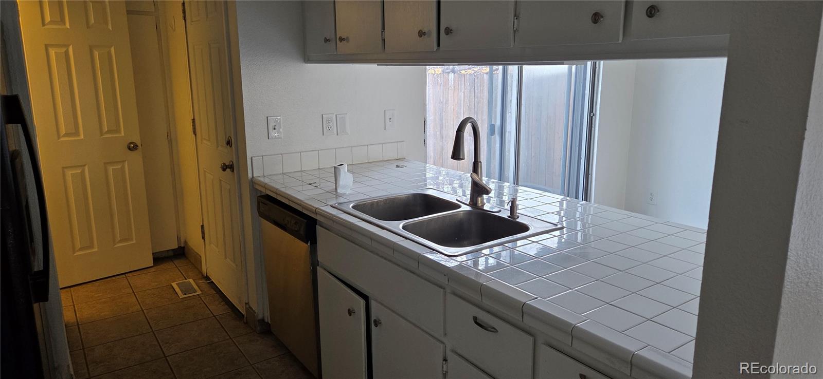 3807 S Fraser Street