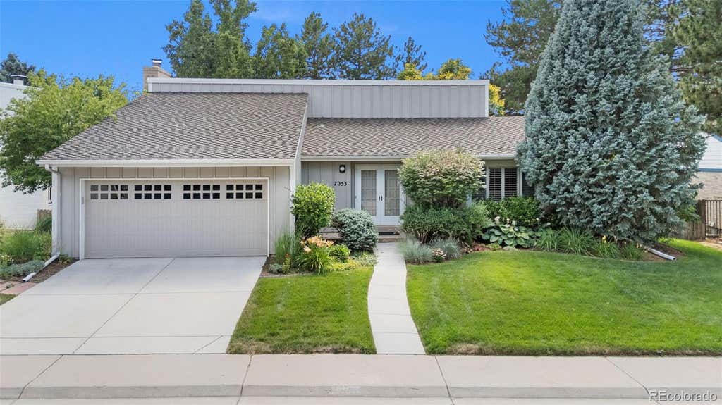 Photo of 7053 S Oneida Circle, Centennial, CO 80112 (MLS # 2437220)