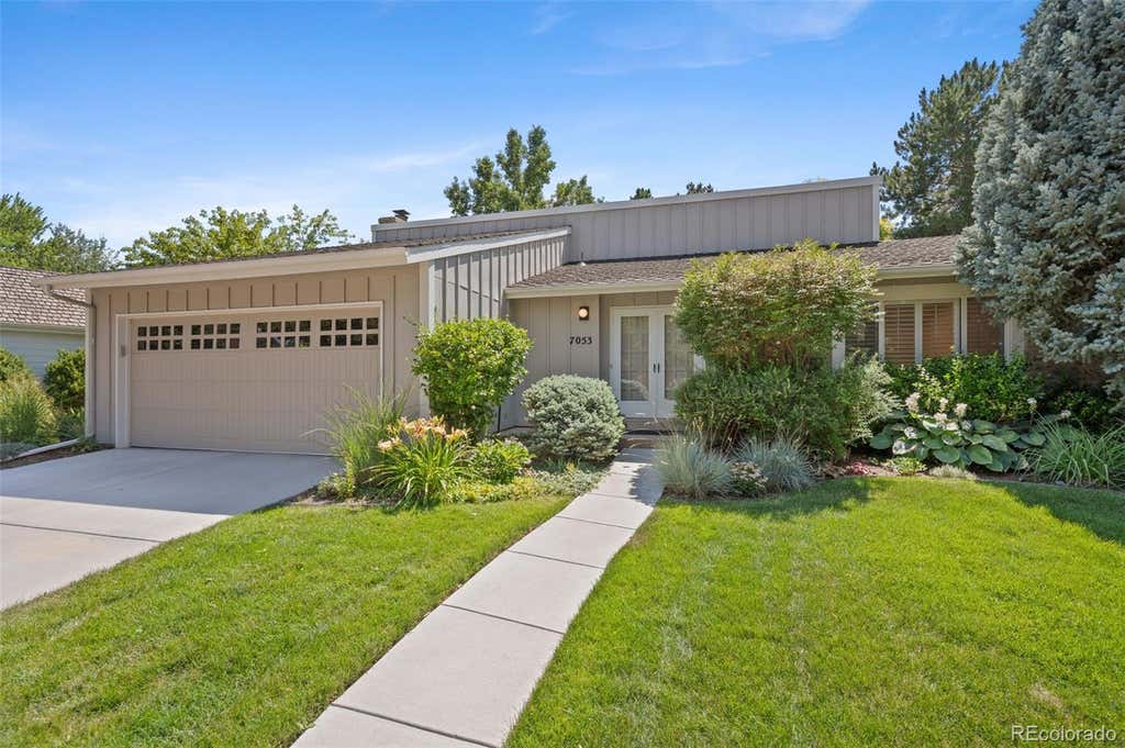 Photo of 7053 S Oneida Circle, Centennial, CO 80112 (MLS # 2437220)