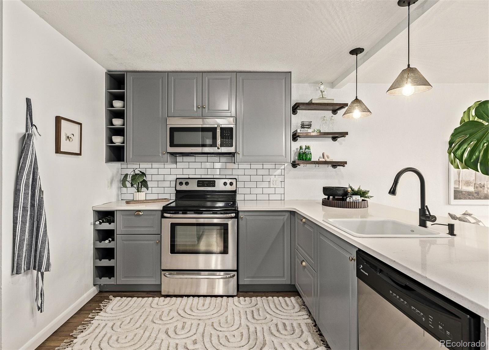 6133 S Sterne Circle