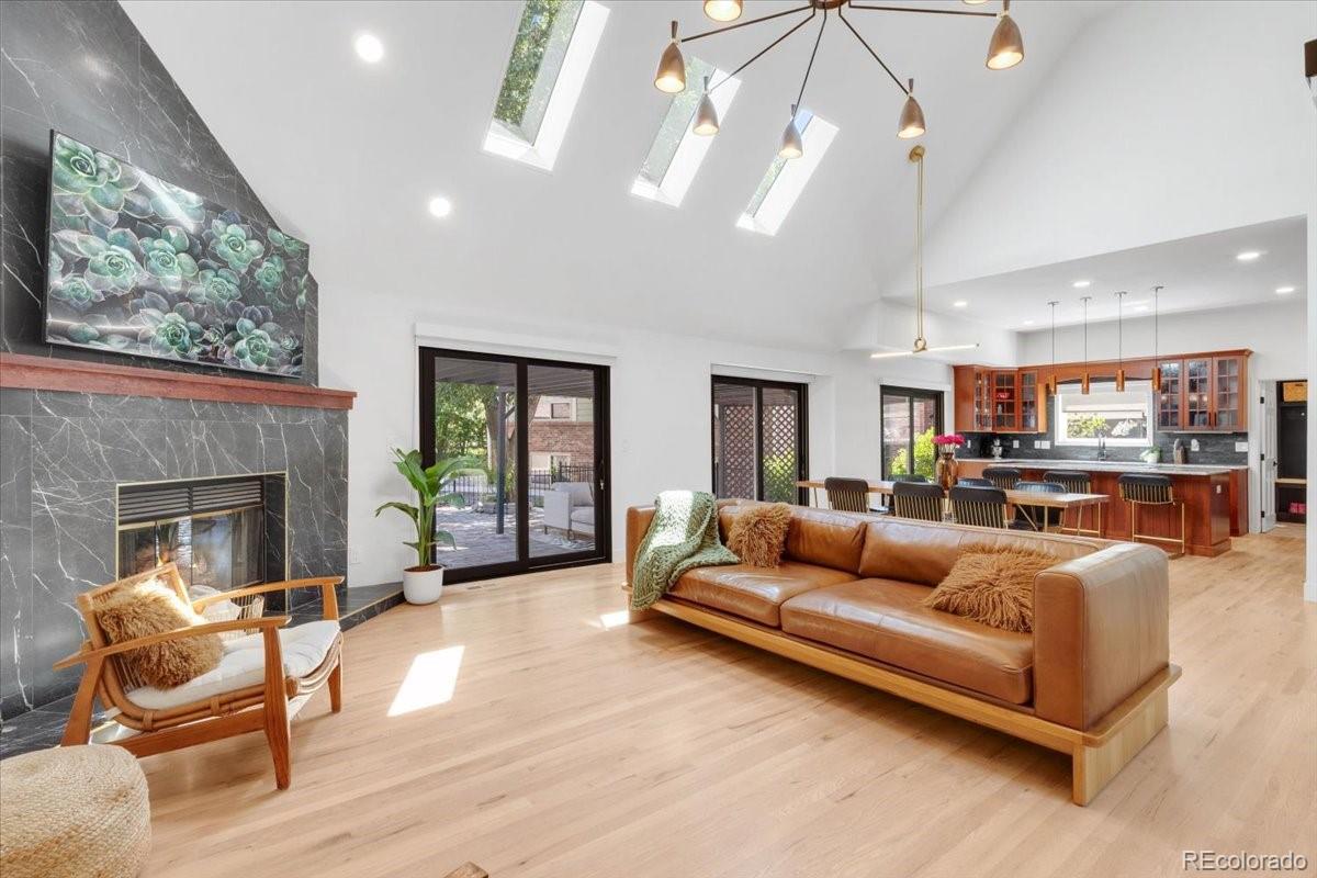 1118 Oakhurst Drive
