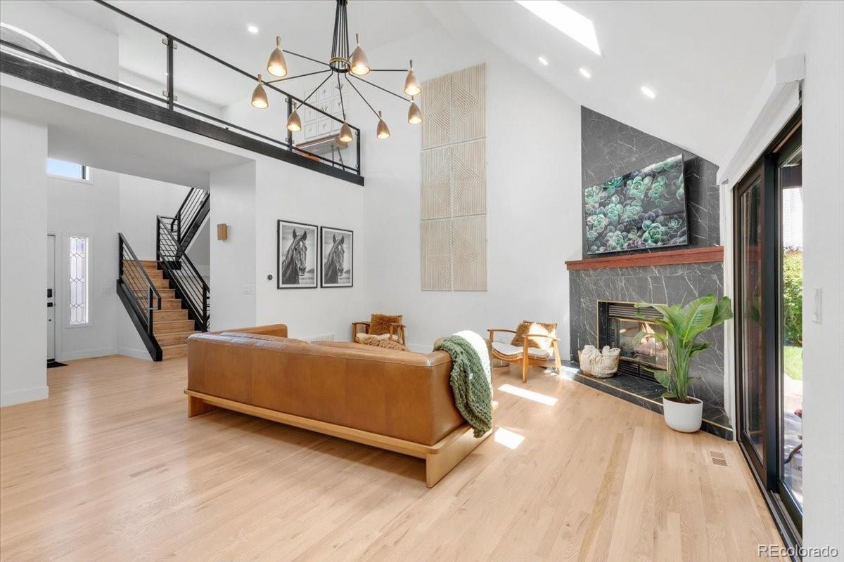 1118 Oakhurst Drive