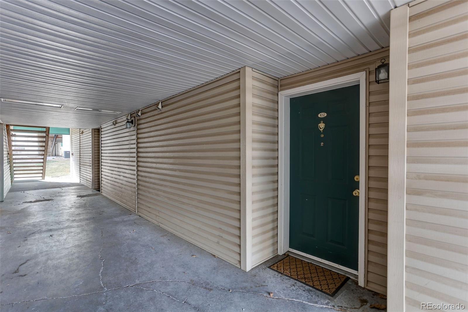 5667 S Urban Street 102