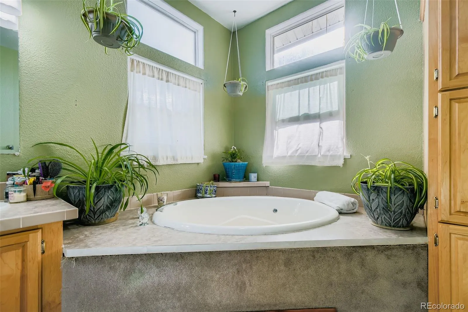 Keenesburg, Colorado 80643, United States, 4 Bedrooms Bedrooms, ,3 BathroomsBathrooms,Residential,Active,235973