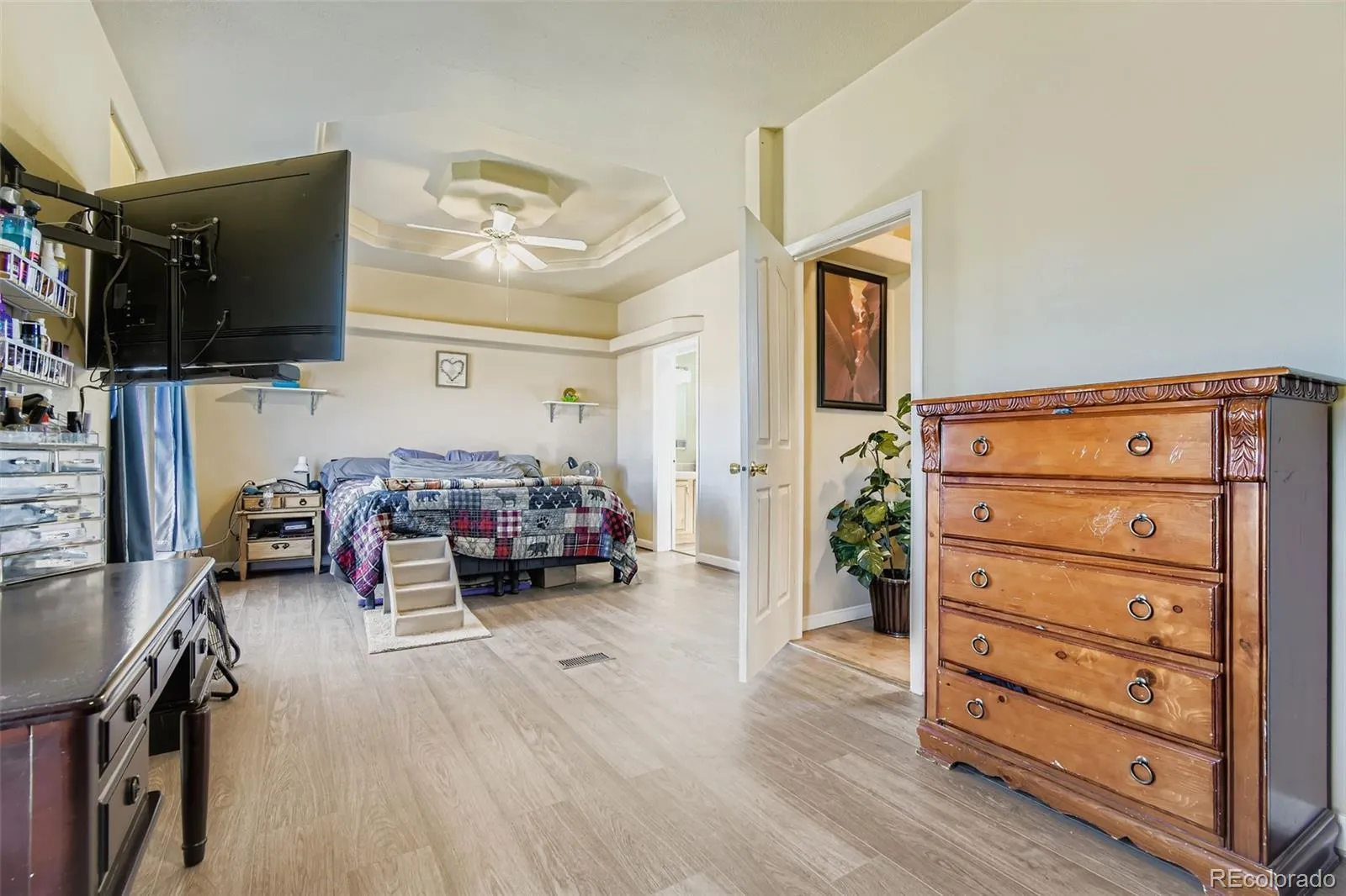 Keenesburg, Colorado 80643, United States, 4 Bedrooms Bedrooms, ,3 BathroomsBathrooms,Residential,Active,235973