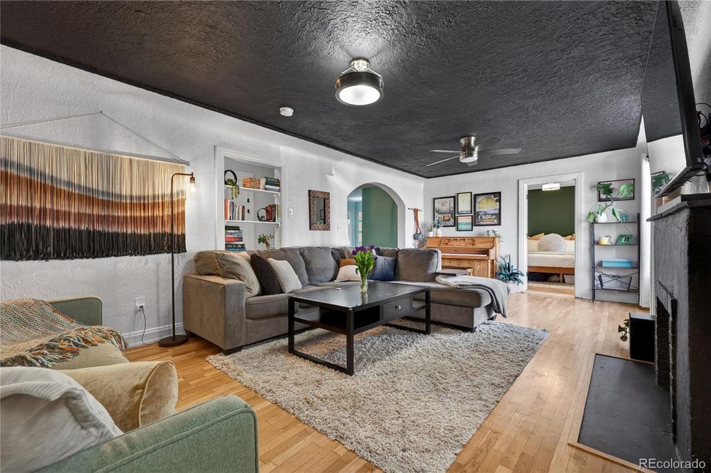 Photo of 2720 S Logan Street, Englewood, CO 80113 (MLS # 9594598)