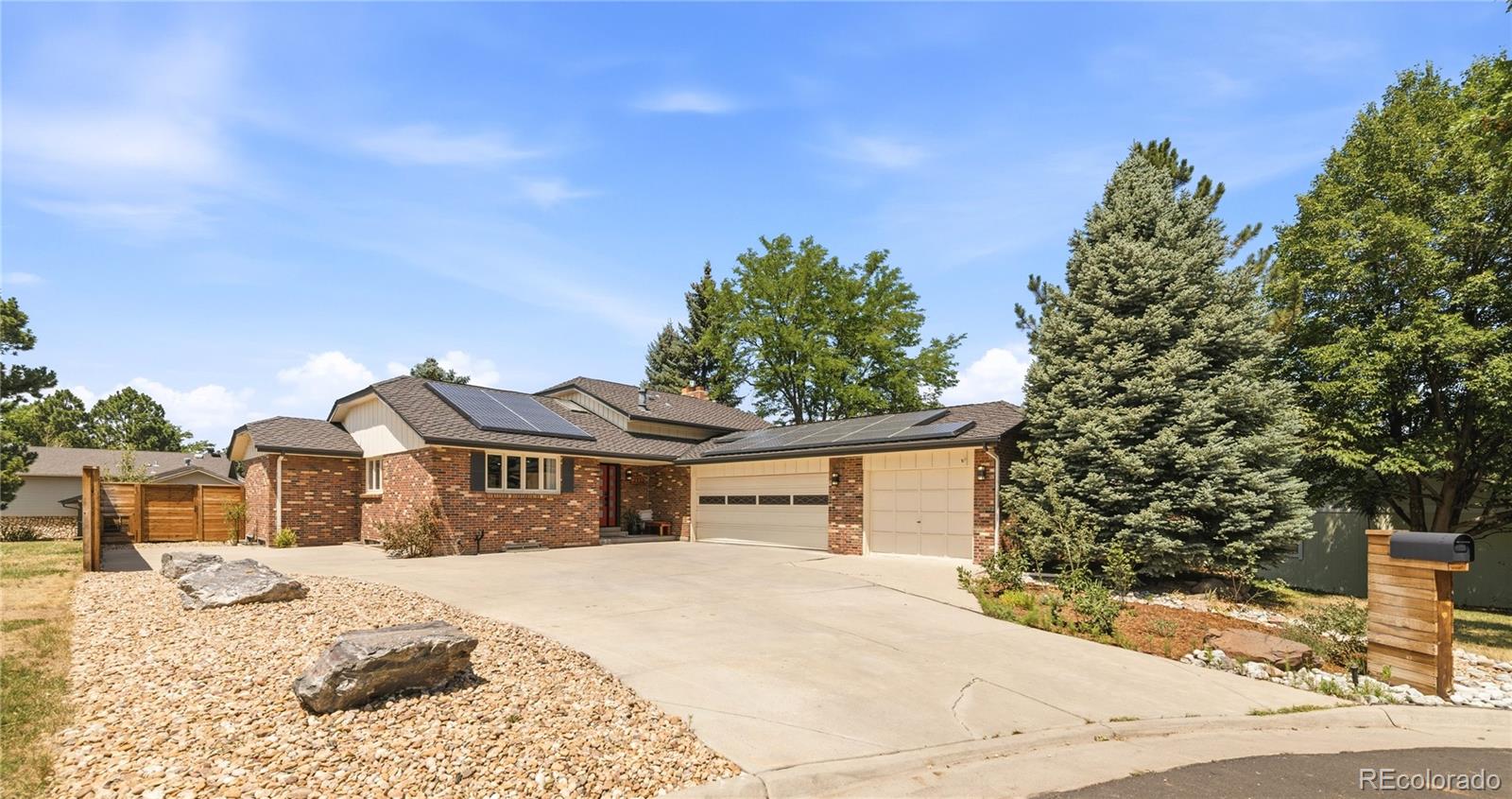 7773 S Oneida Court