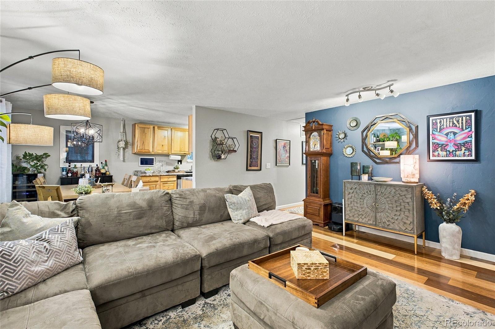 6214 W 92nd Place