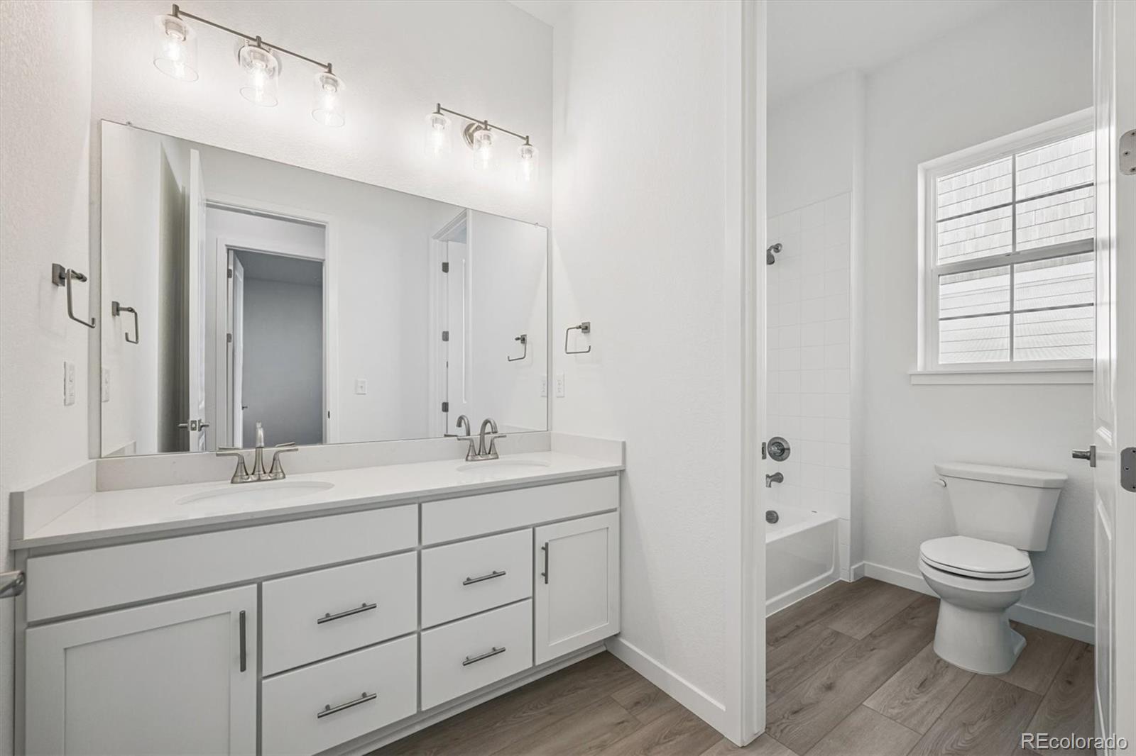 3789 Emerald Shore Circle