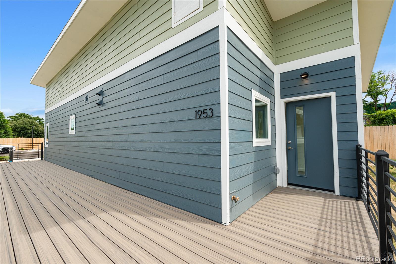 1953 Blackhawk Street