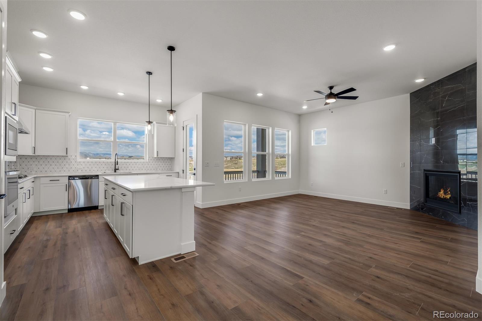 8920 Frolic View