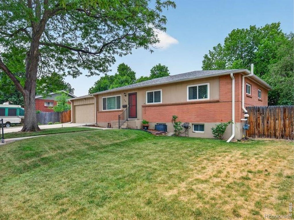 Photo of 719 S Swadley Street, Lakewood, CO 80228 (MLS # IR1070331)