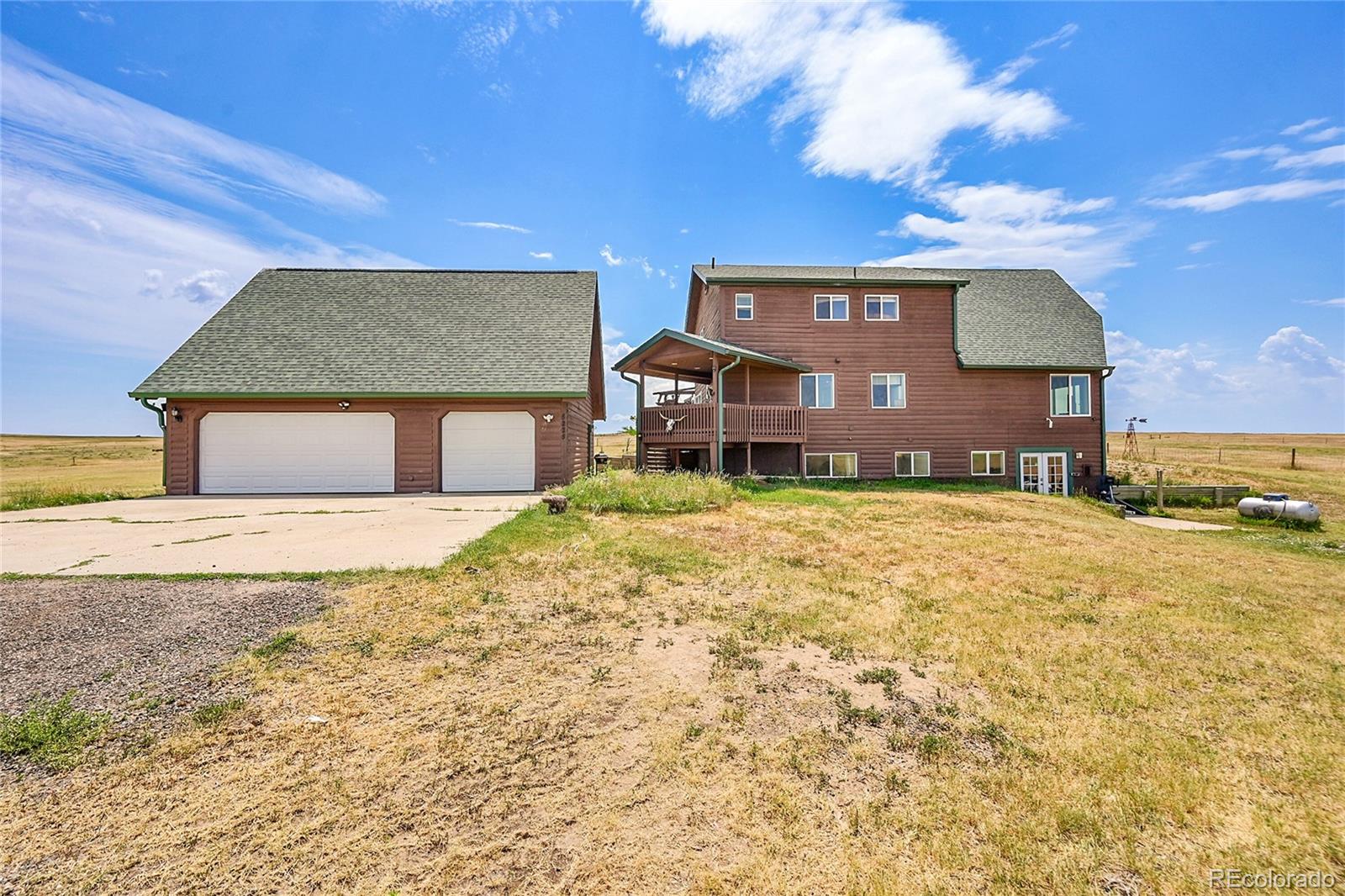 5225 Tom Bay Place