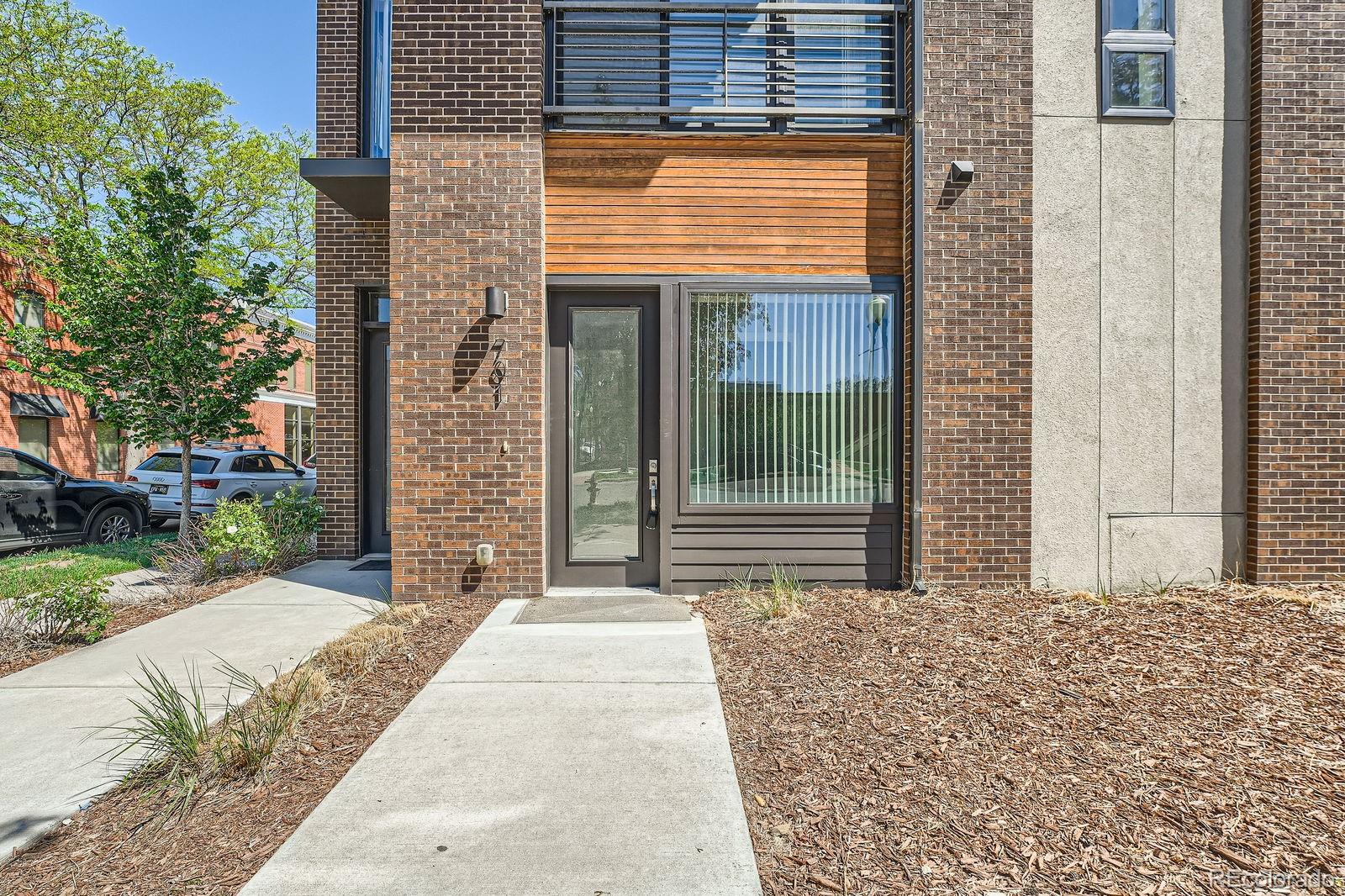 701 E 24th Avenue