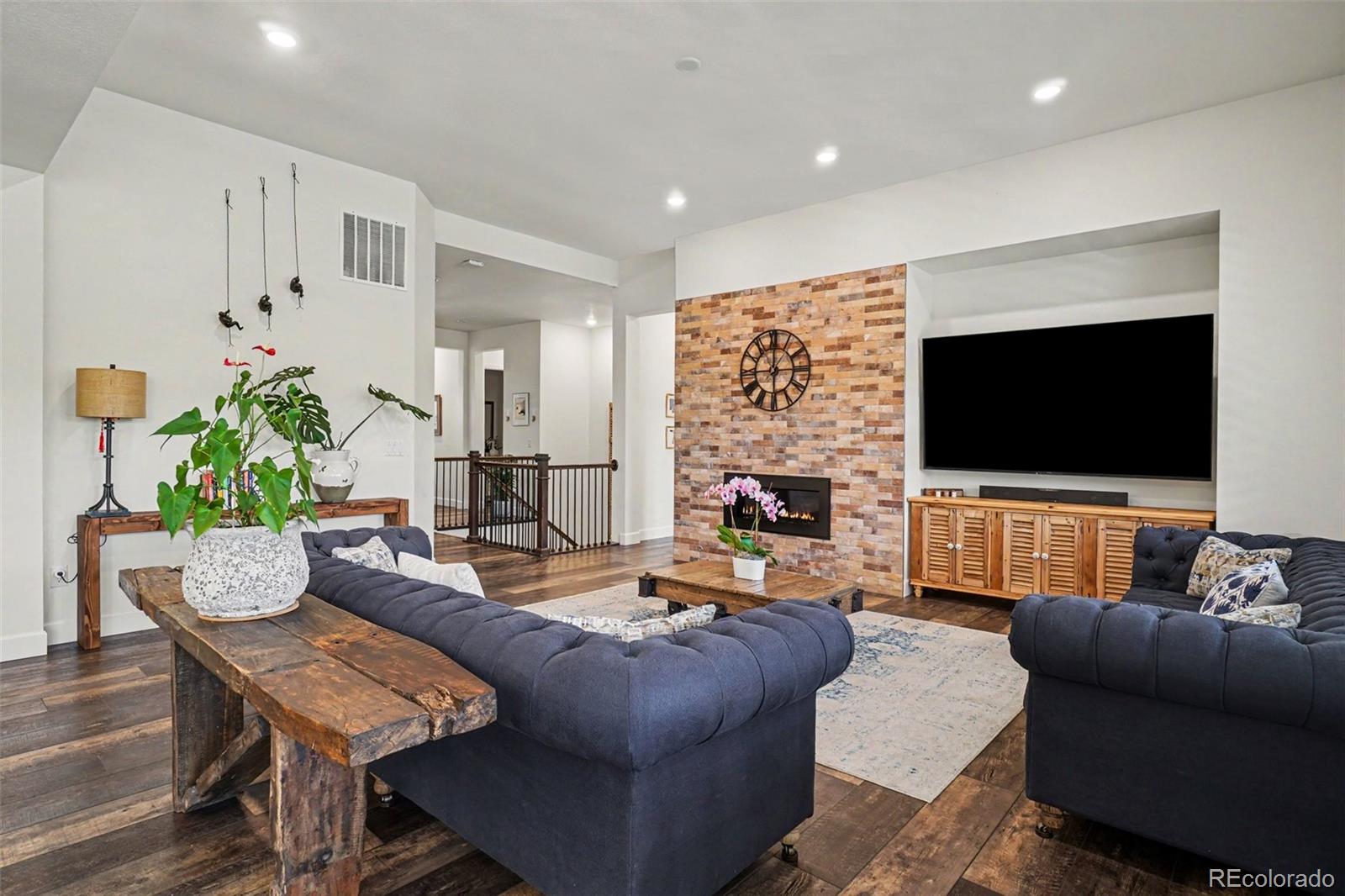 2204 Sedgwick Court