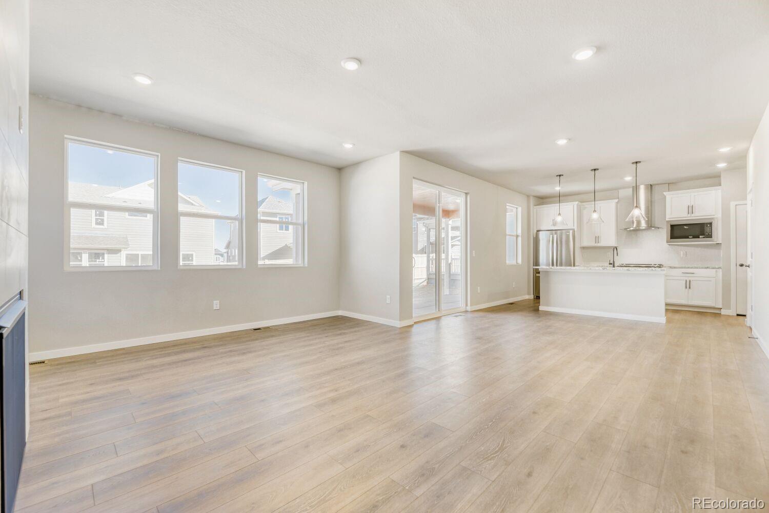 13749 Daffodil Point
